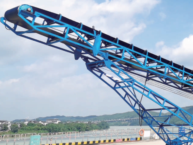 移動升降輸送機